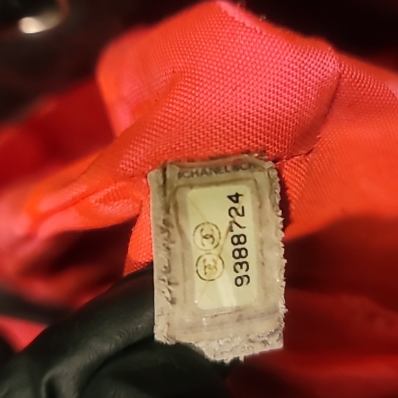 CHANEL Chic Black and White Quilted Tote Bag - Picture 8 of 10